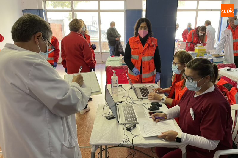 Sanitarios en una de las vacunaciones en Peñaranda. Foto de archivo