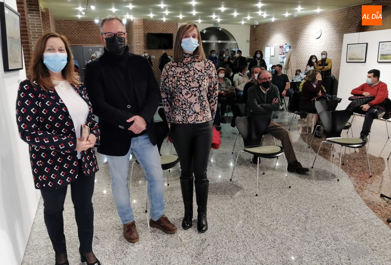 La exposición de acuarelas A golpes de sol y de agua de Jorge Sangenís se inauguraba este martes en el CDS