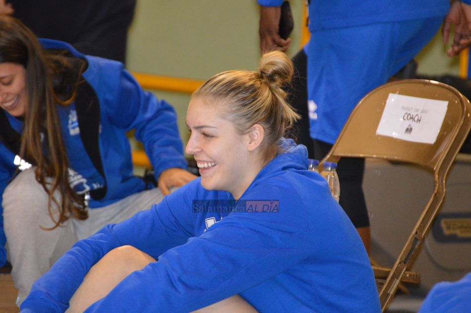 Las jugadoras del Avenida serán protagonistas del encendido de las luces navideñas de El Corte Inglés en Salamanca