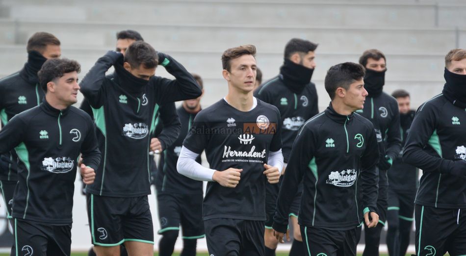 Los futbolistas, sobre el verde / Carlos Cuervo