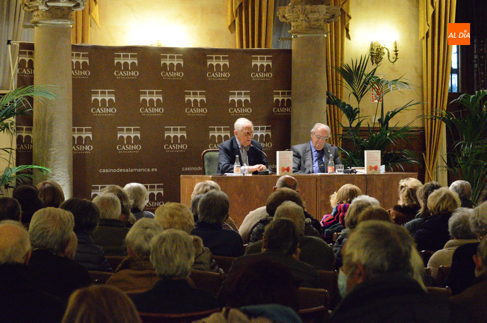 Presentación del nuevo libro de Inocencio Arias en el Casino de Salamanca. Foto: Guillermo García