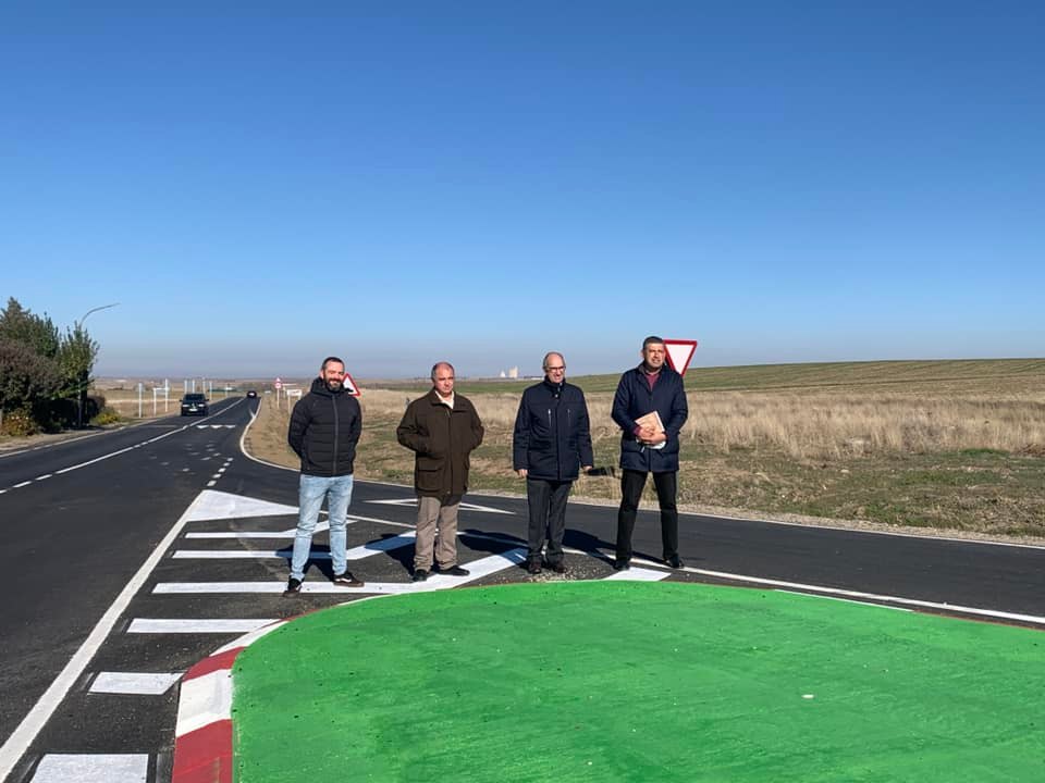 El presidente de la Diputación, Javier Iglesias, visitaba este jueves la nueva carretera de Mancera de Abajo