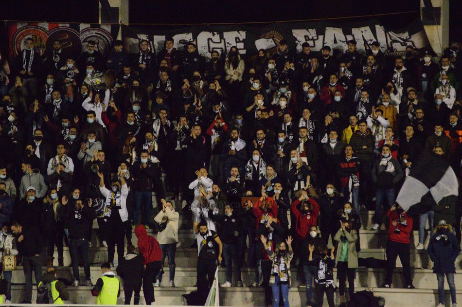Hinchas de Unionistas, en la grada / Guillermo García