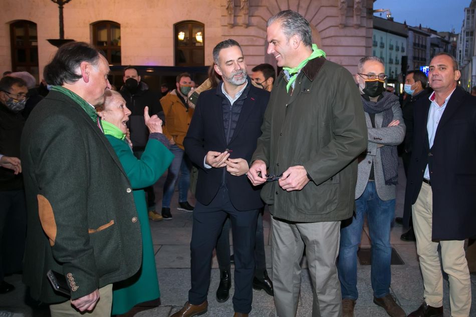 Ortega Smith acude a una manifestación que reclama comunicaciones por tren y por carretera para Burgos - Tomás Alonso - Europa Press