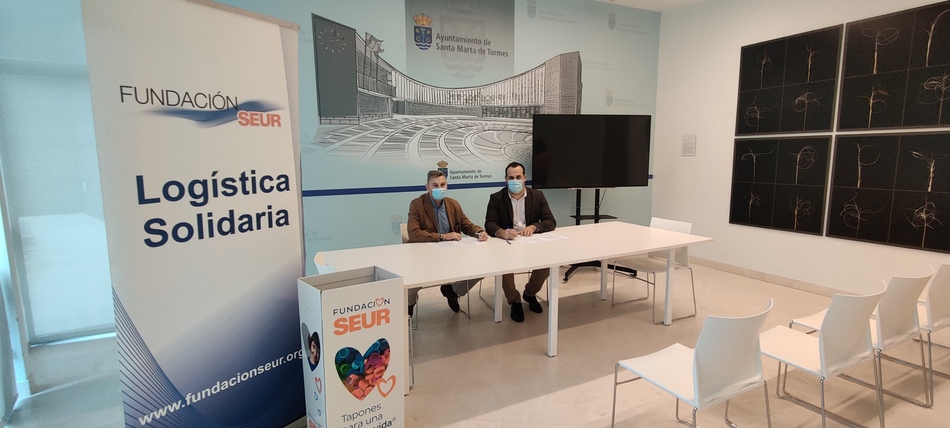 Renovación del convenio entre el Ayuntamiento de Santa Marta y la Fundación Seur