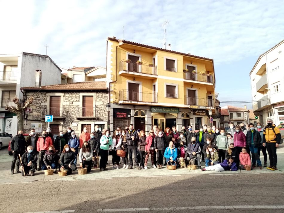 Numerosos vecinos participaron en la actividad - Asoc. Peñas del Agua