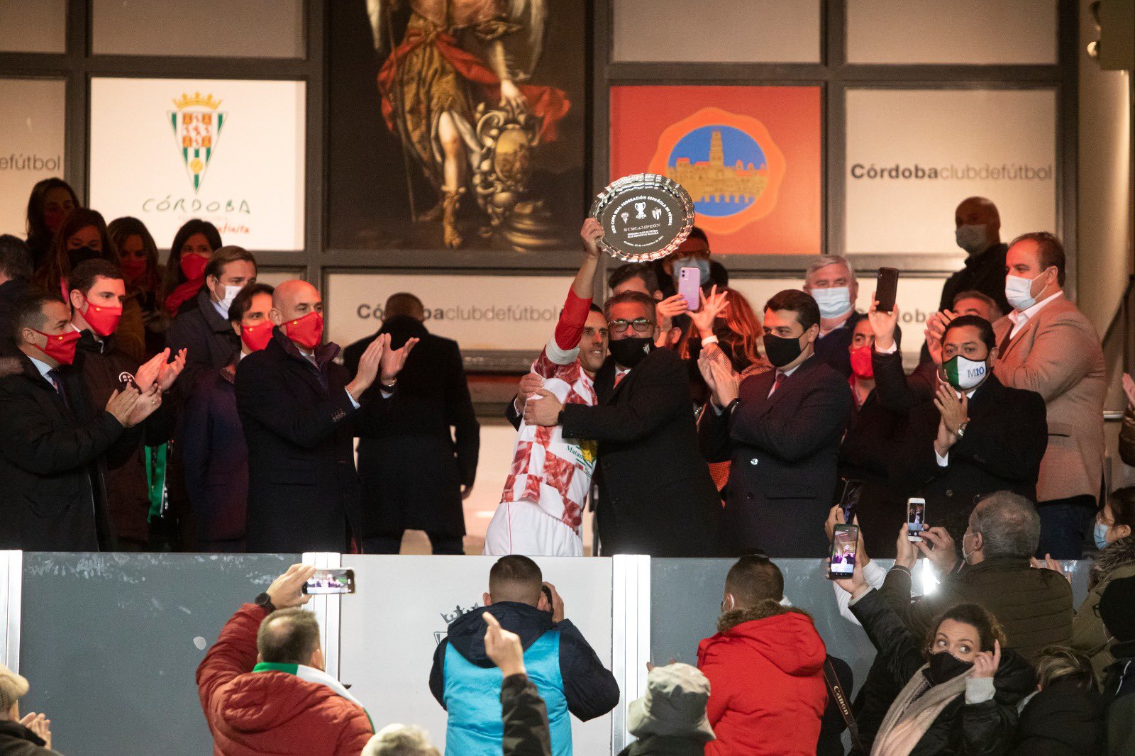 Piojo alza el título / CD Guijuelo