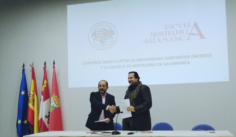 Firma del acuerdo de colaboración entre ambas entidades