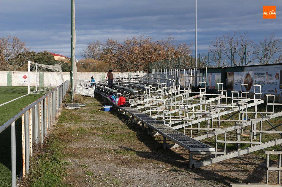 Gradas supletorias para un Guijuelo - Unionistas / Kiko Robles