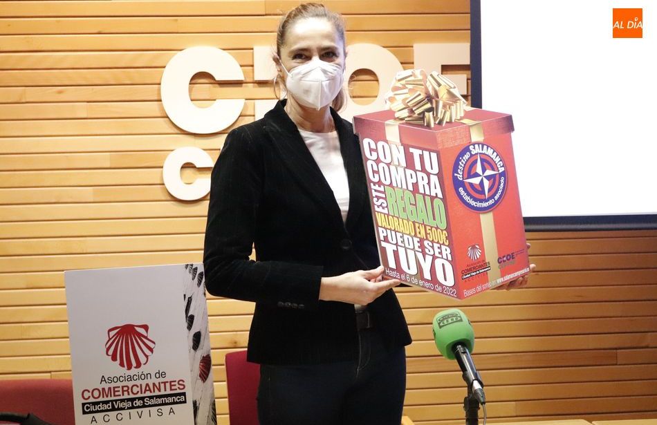 Azucena Hernández ha anunciado que a lo largo del próximo año tiene previsto continuar con la organización de campañas para dinamizar el comercio del casco histórico de Salamanca. Foto de Guillermo García