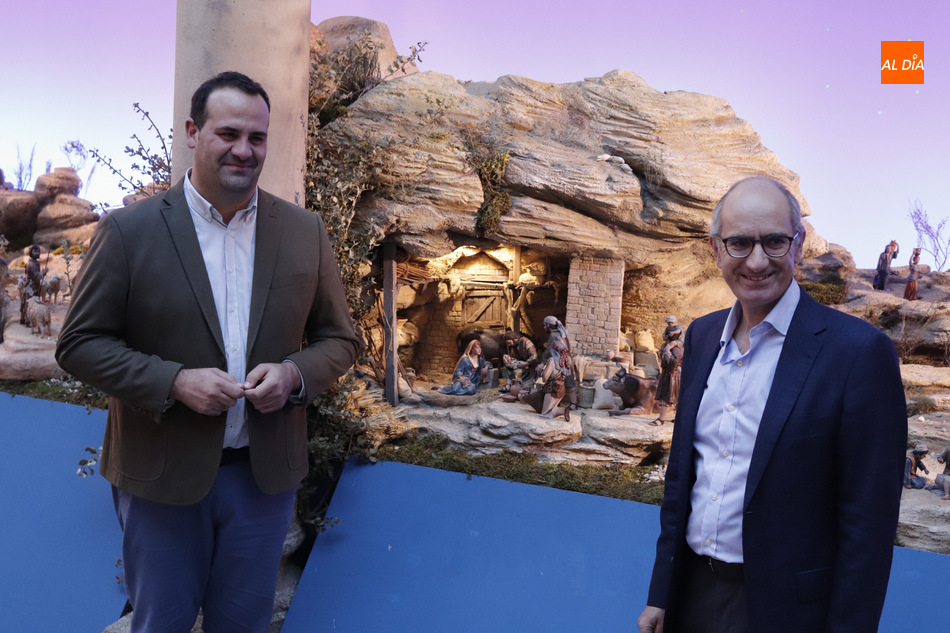 La Diputación da la bienvenida a la Navidad con la inauguración del tradicional Belén