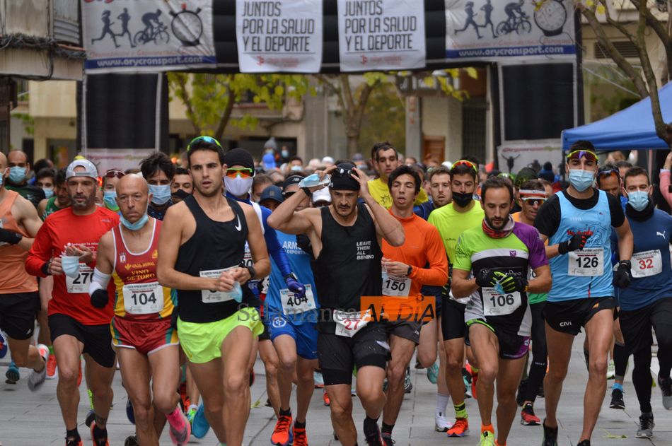 Más de 300 personas toman la salida en la carrera Corre con tu médico - Guillermo García
