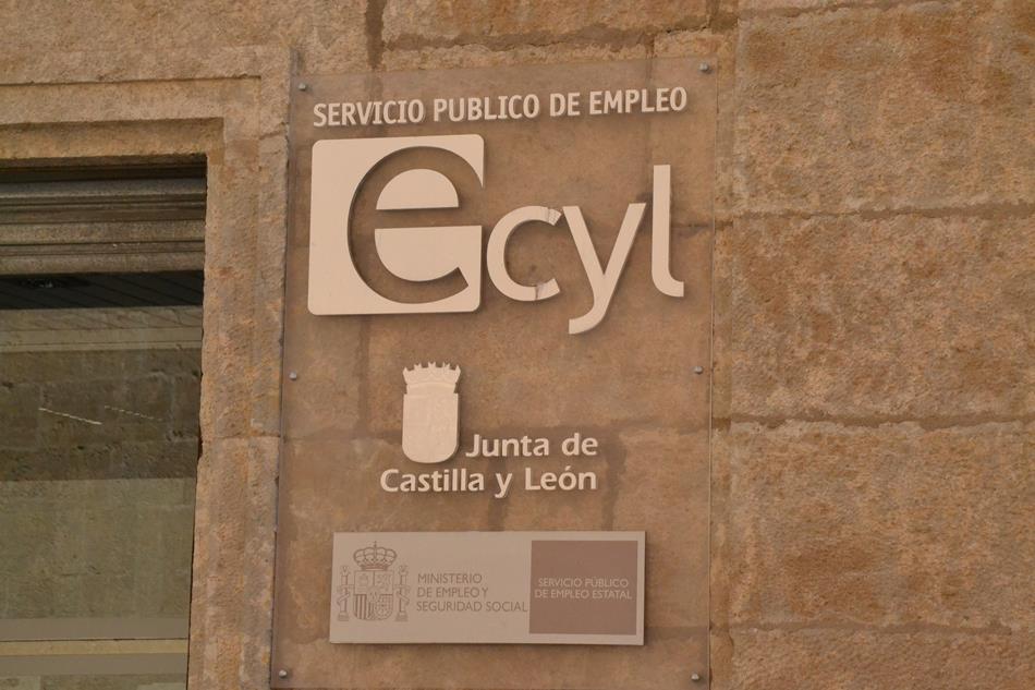 La Junta financia con cinco millones la contratación de 250 desempleados mayores de 55 años en entidades locales