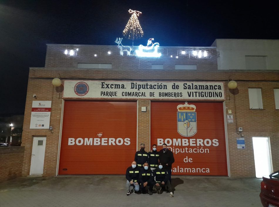 Los bomberos del Parque de Vitigudino desean feliz Navidad a todos