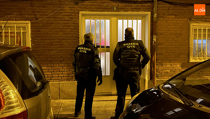 La Guardia Civil interviene en una vivienda de la calle Arapiles de Peñaranda