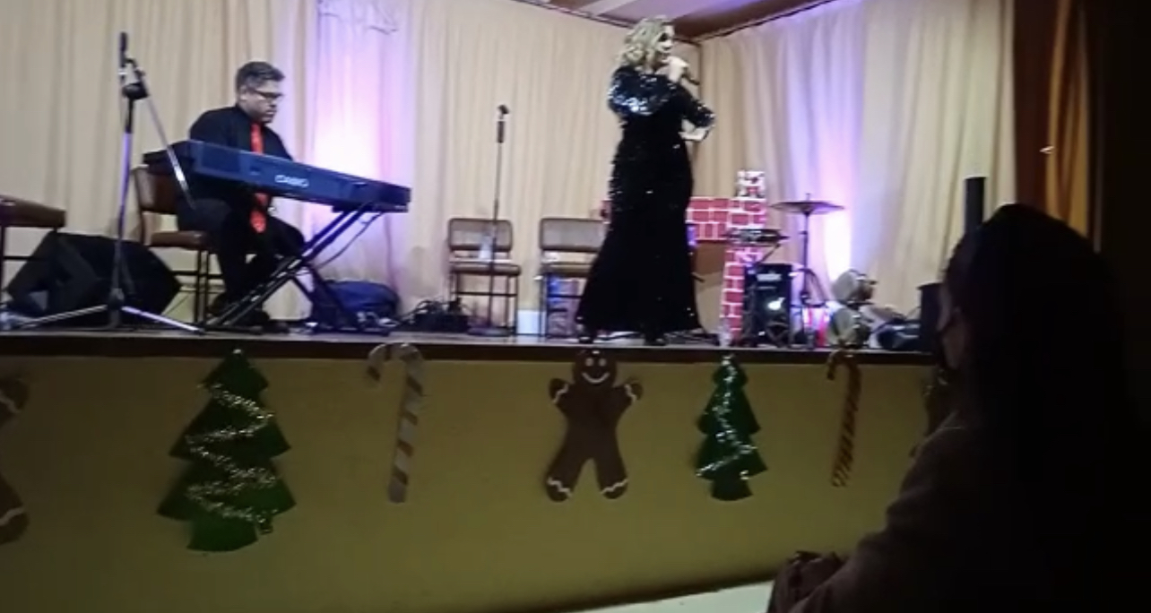 La cantante María Rubí actuaba este pasado fin de semana en Aldearrubia