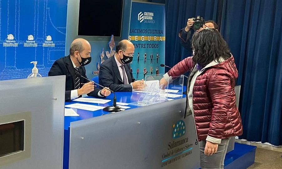 Sorteo para participar en la Cabalgata de Reyes que ha tenido lugar en la Sala de la Palabra