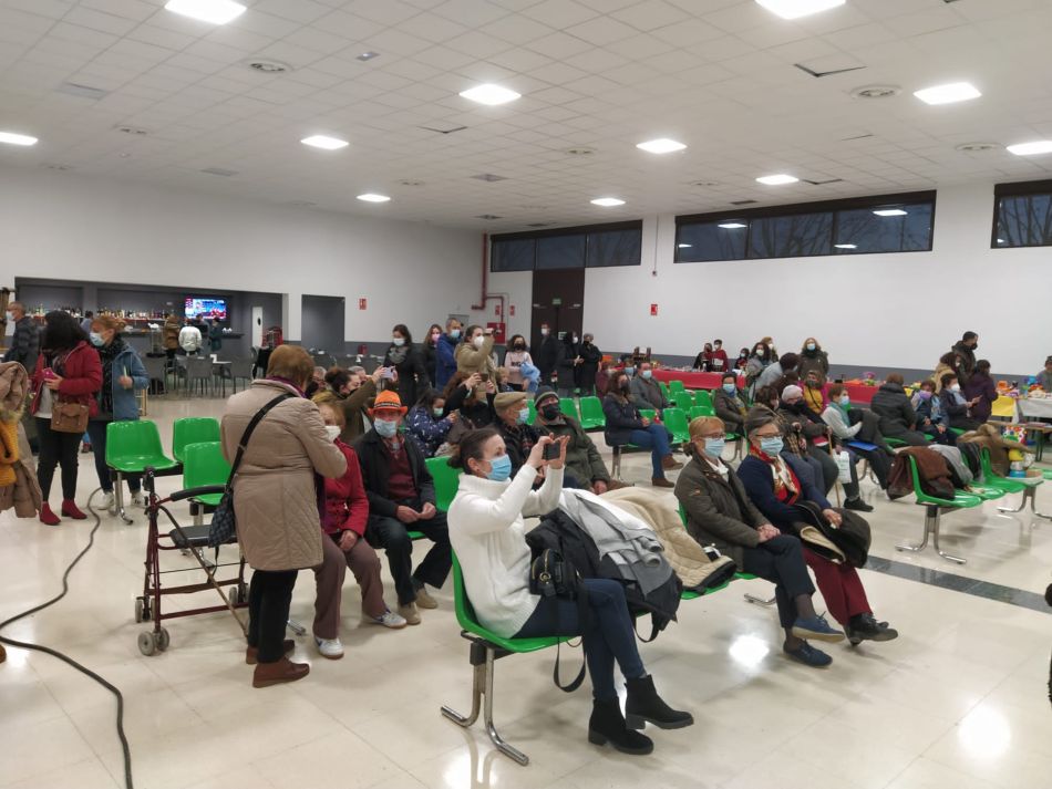 Numeroso público se dio cita en el Centro Polivalente de Doñinos - Ayto. Doñinos