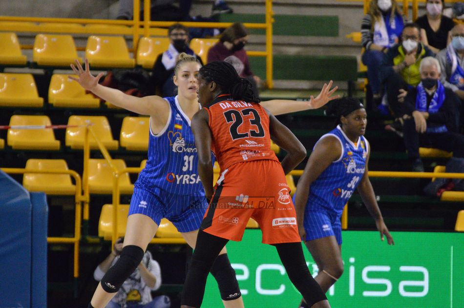 Bella defiende a Da Silva / Guillermo García