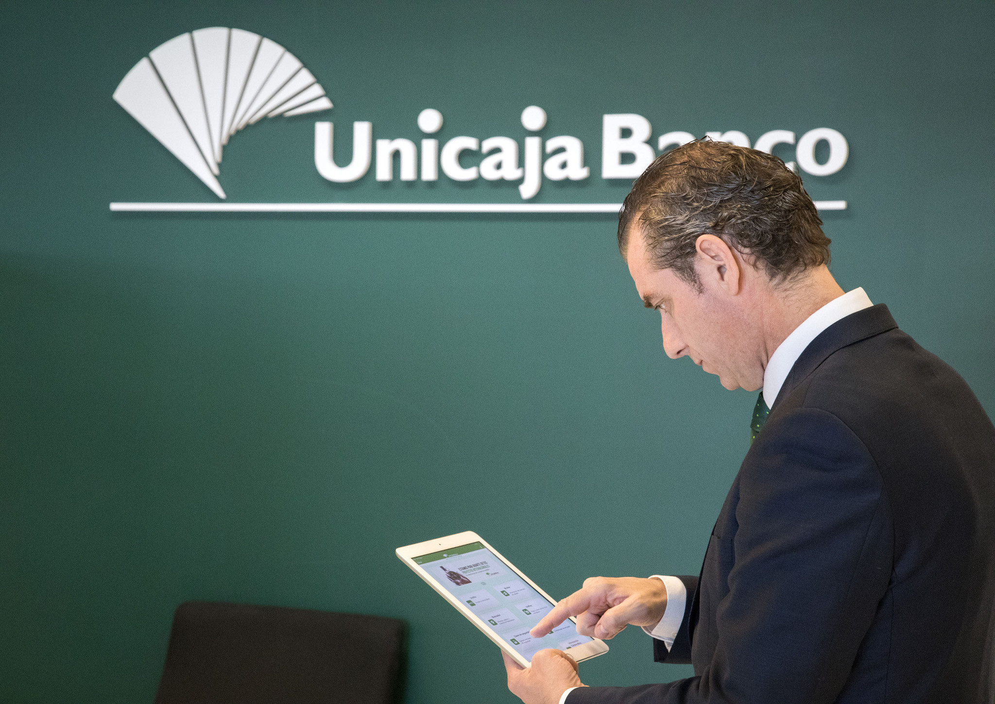 Un trabajador de Unicaja