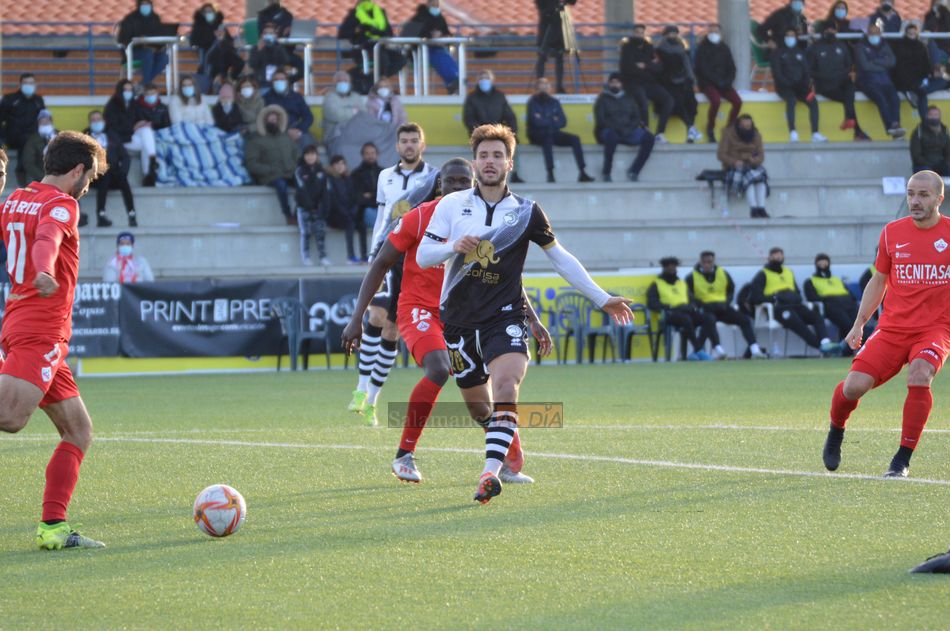 Espina aprieta a un rival / Guillermo García