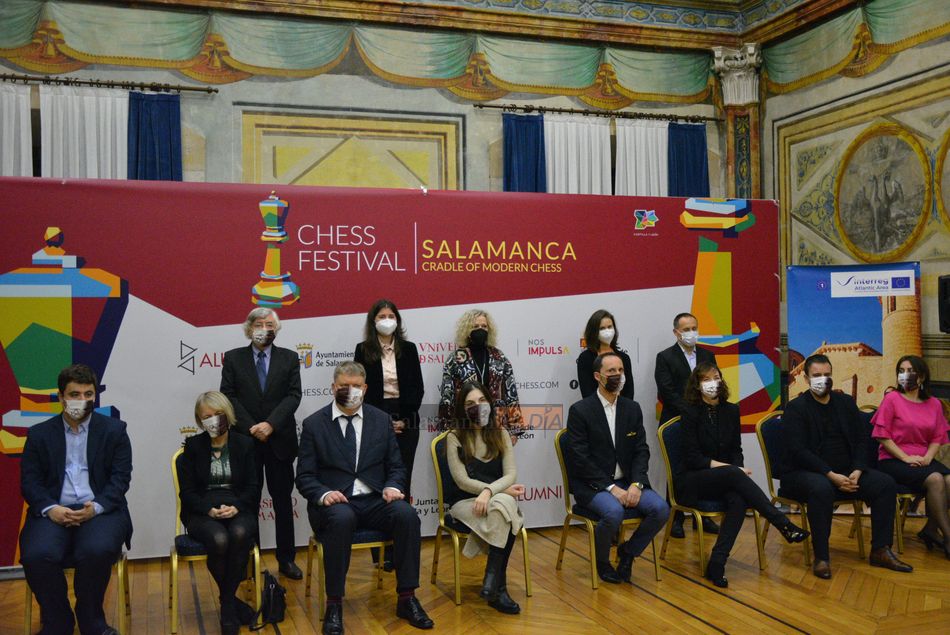 Foto de familia del acto / Vanesa Martins