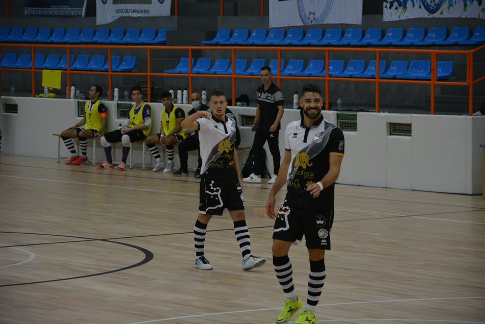 En el partido de Unionistas FS se recogerán juguetes para los niños y niñas que participan en los programas de YMCA