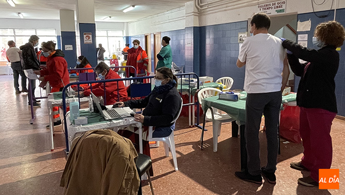 El CEIP Comarcal acogía este jueves una nueva vacunación masiva para las zonas de Peñaranda, Cantalapiedra y Villoria