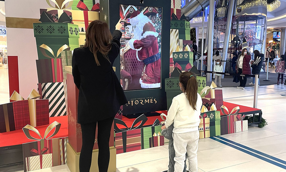 Papá Noel en pantalla interactiva en El Tormes
